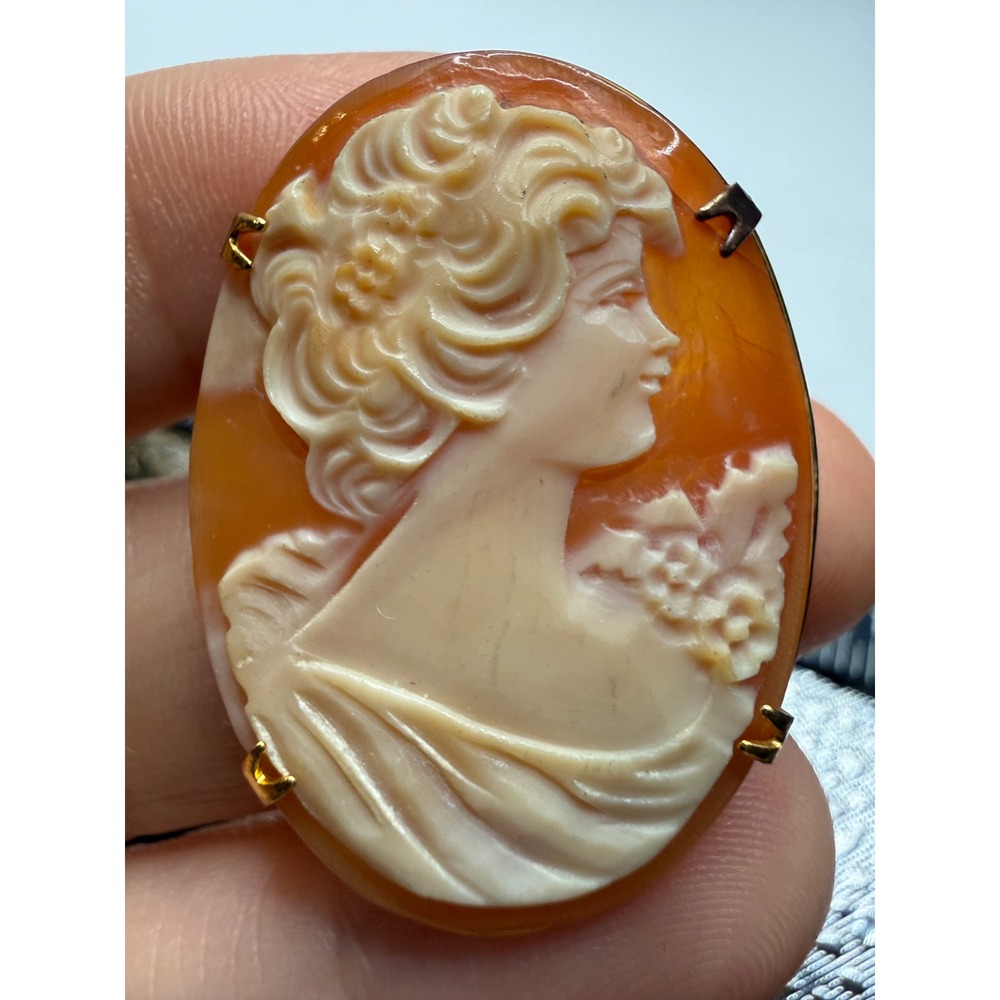 Luca Signed Vintage Shell Cameo Brooch Pendant Gold Tone Hand Carved Floral